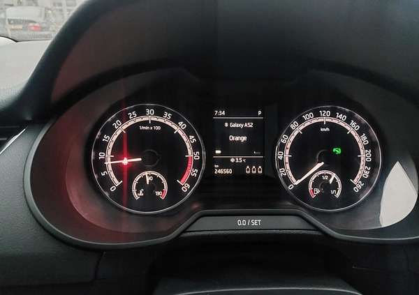 Skoda Octavia cena 52500 przebieg: 246000, rok produkcji 2017 z Białystok małe 667